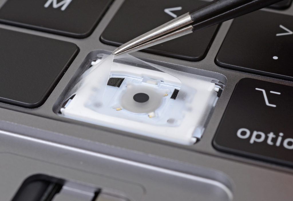 Apple、2018 MacBookキーボードに一部の人にとって依然として問題があることを謝罪