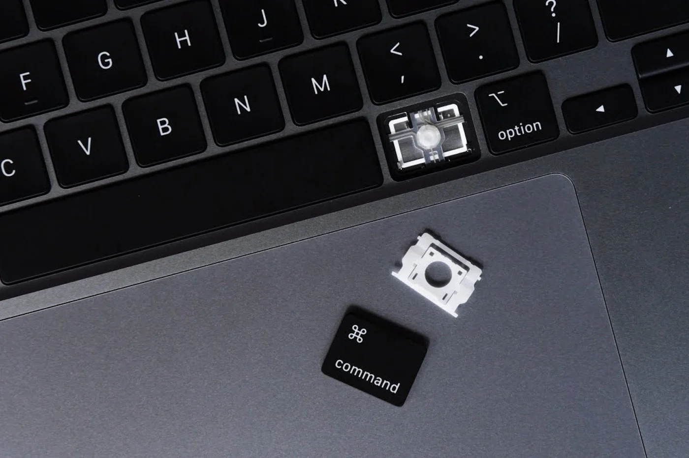 Magic Keyboard を搭載した MacBook が間もなく登場します