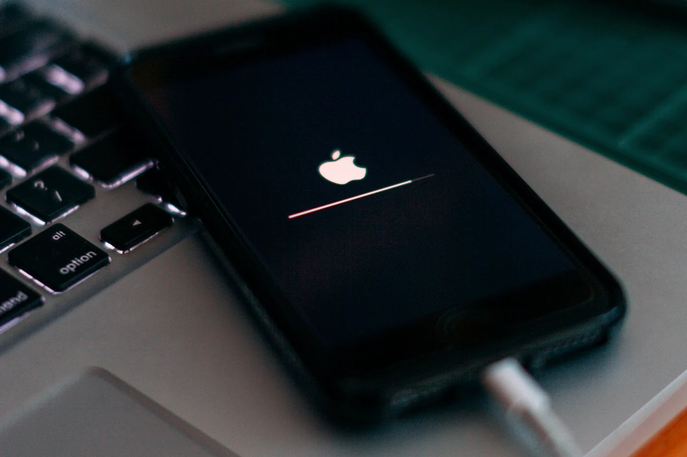 iOS 15.7.4は古いiPhoneの保護を強化するために登場