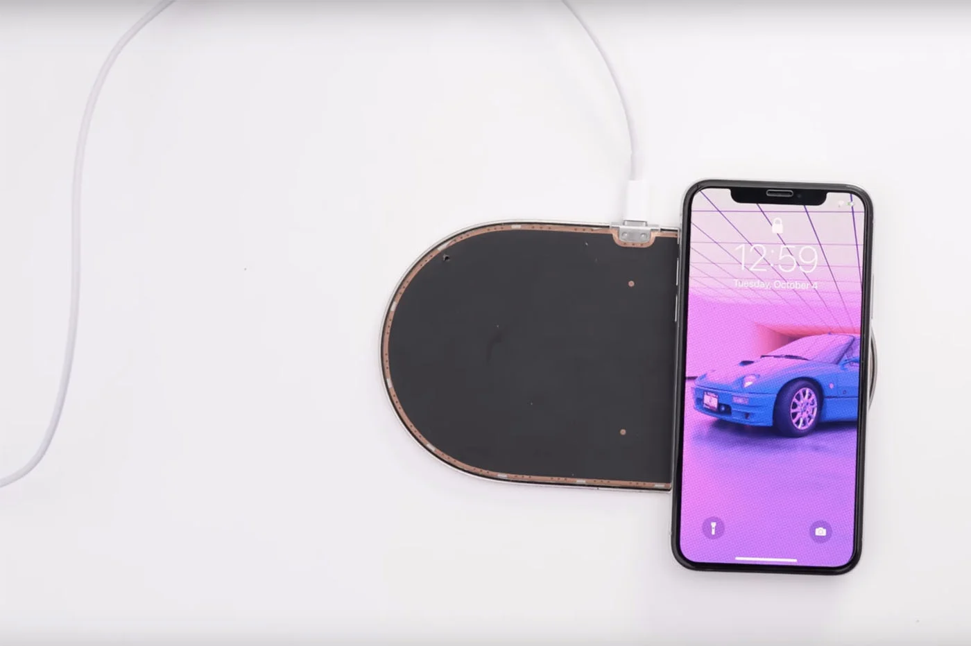 伝説的な Apple AirPower ワイヤレス充電器がビデオで紹介されています