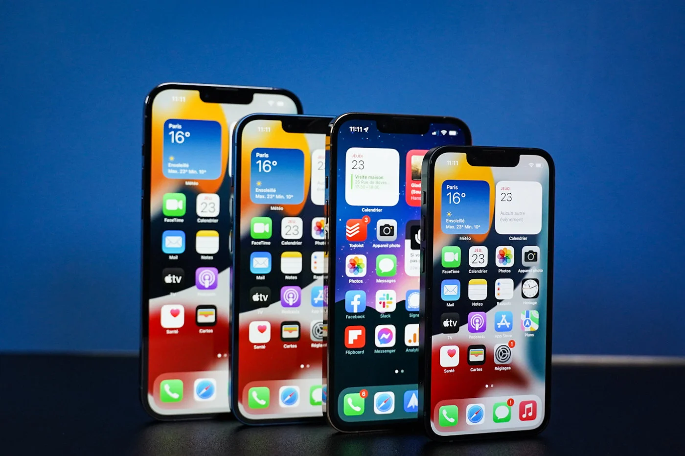 どのiPhoneを選ぶべきですか？ 2022/2023 年の比較、違い、価格、レビュー