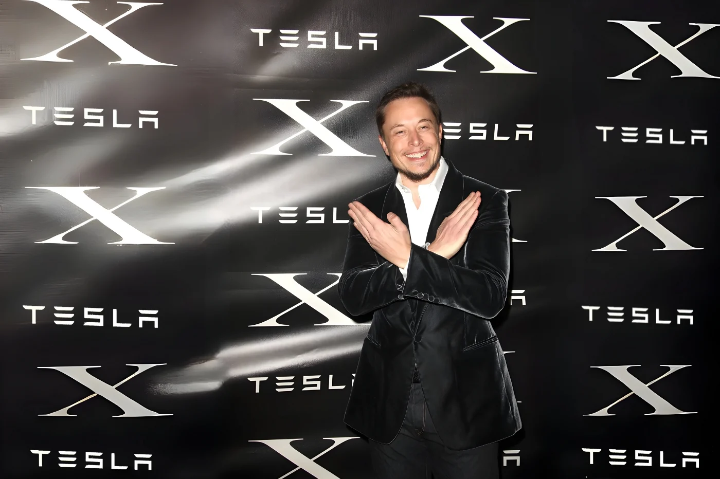 イーロン・マスクと彼のソーシャルネットワークに対するEUの初の攻撃 [X]