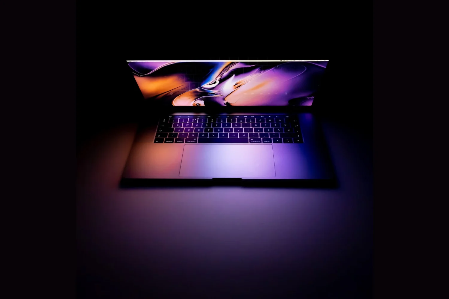 マーク・ガーマンは、次のMacBook Air and Pro（M4/M5）の打ち上げスケジュールを発表します