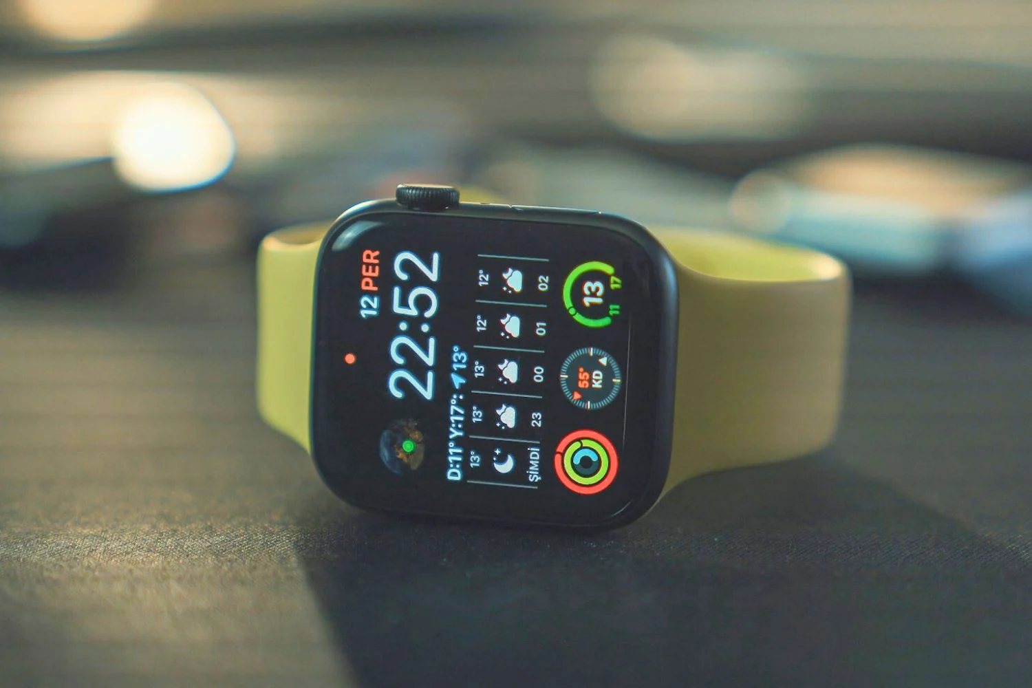 より安価なプラスチック製の Apple Watch SE 3 が準備中