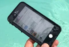 iPhone 6 用 Lifeproof Fre ケースのテスト: 優れた防水性